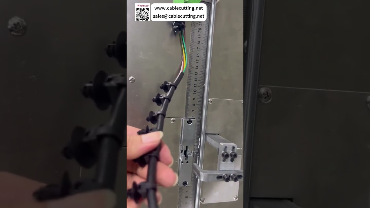 Mesin Ikat Kabel Bentuk Khas Menunjukkan Pengikatan Ketat dan Pemotongan Ekor Rata