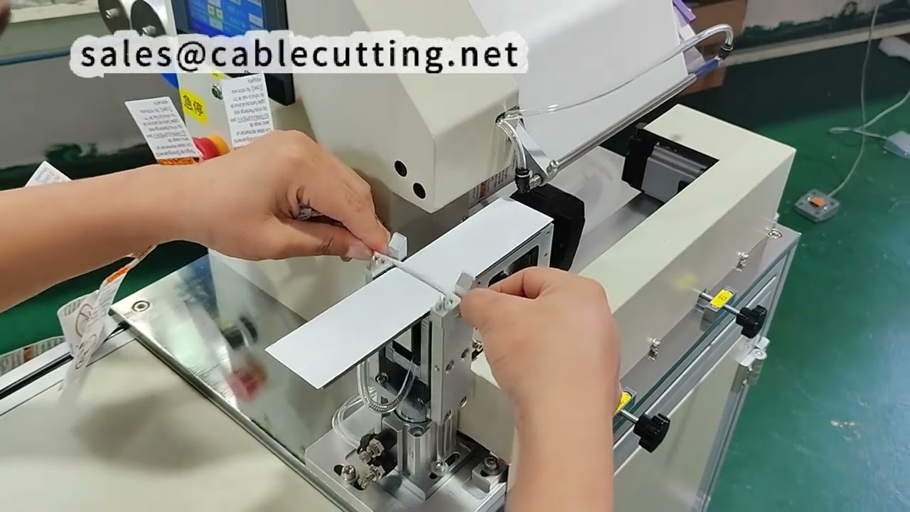 Fold-Over Labeling Machine for Large 230x45mm Labels