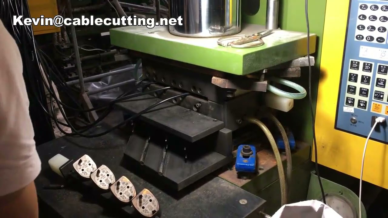 Plastic-Injection-Molding-Machine-2 Plug Making Machine
